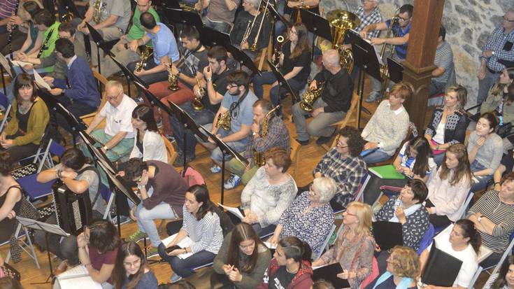 «Herriko musikarien lana erakutsi nahi izaten dugu»