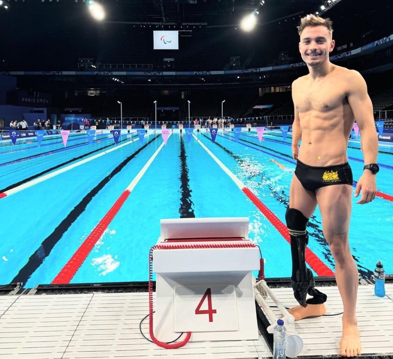 Iñigo Llopisek urrezko domina lortu zuen Parisko Paralinpiar Jokoetan, bizkar estiloko 100 metroko proban