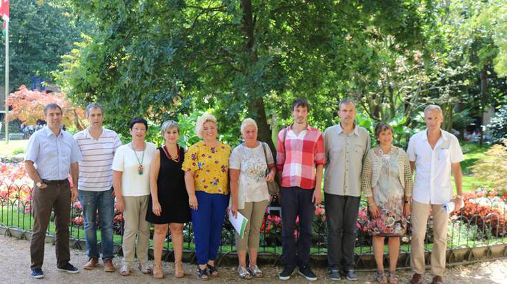 «Etxeko Laguntza Zerbitzuaren finantziazioa  murriztu du Aldundiak zerbitzua arriskuan jarriz»