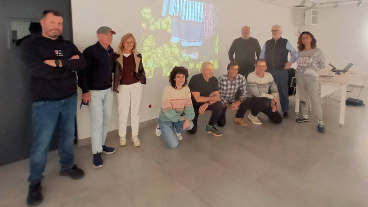 Epaimahaiak 2025eko Astigarragako Udal  egutegia osatzeko argazkiak aukeratu ditu