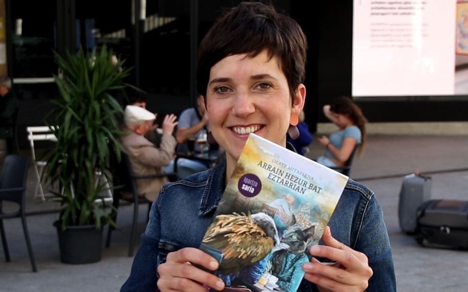 Apirileko literatur solasaldiak, bihar eta etzi Udal Liburutegian