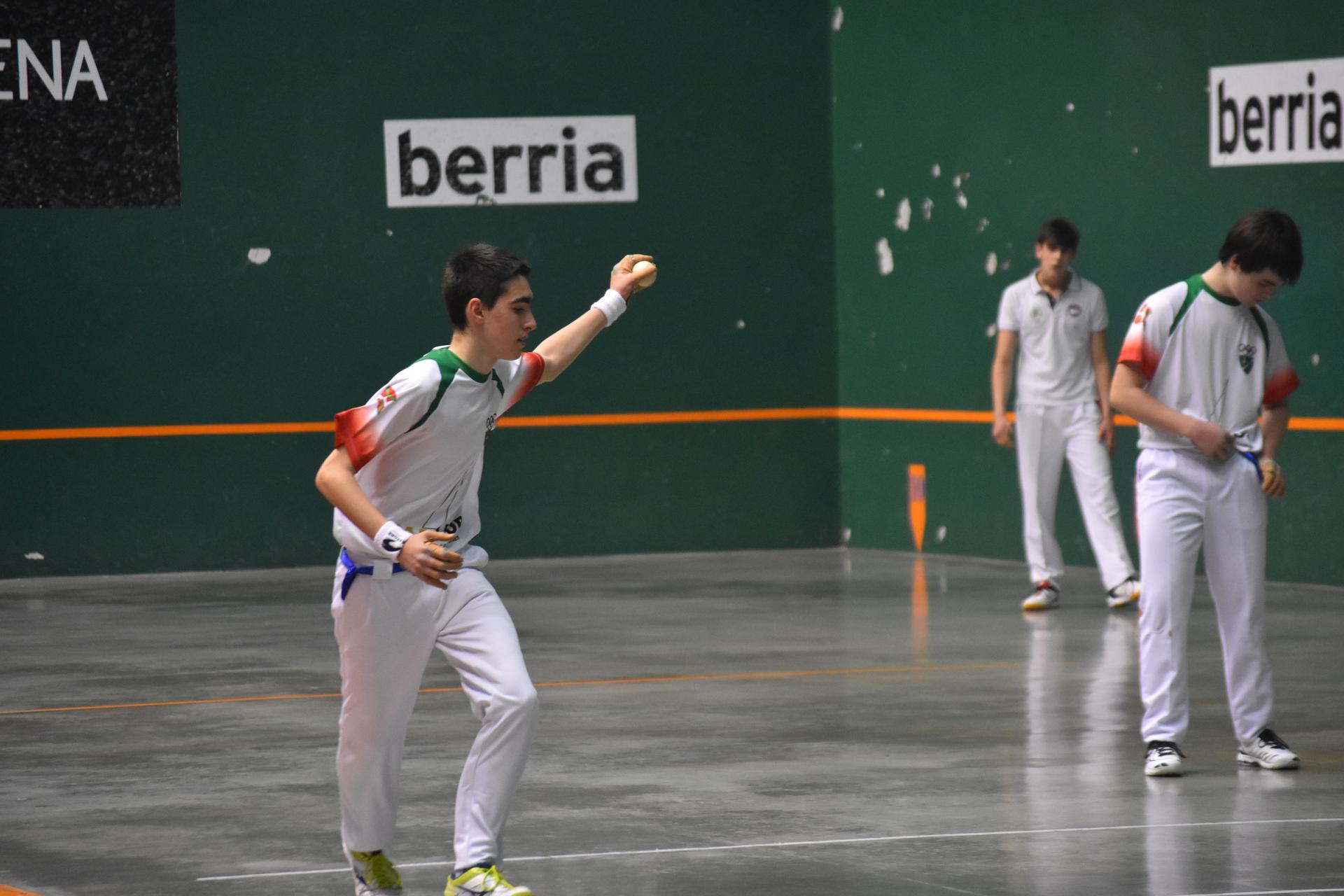 XVII. Berria txapelketa bertan behera