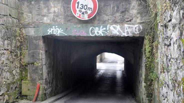 Etxeberriko tunela itxita, astelehenetik