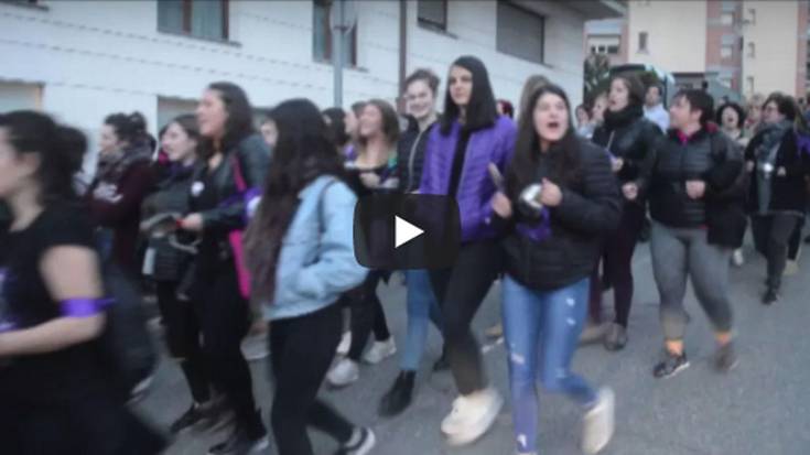 Urumea bailara, greba feministarekin bat