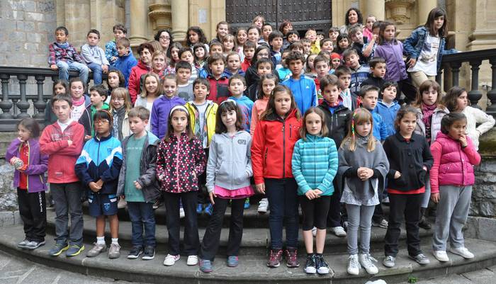 78 neska-mutilek egingo dute jaunartzea datozen egunetan, Hernanin