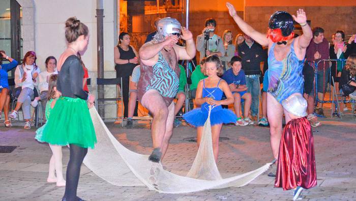 Kañonazotik zirkura, etenik gabeko festa