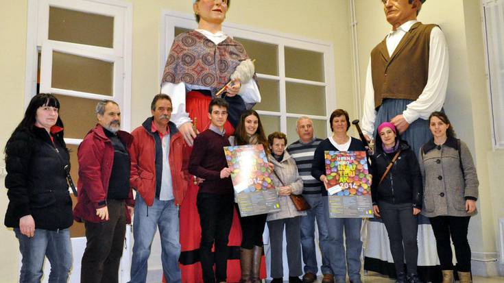 Autotxoke ibiltariak eta Barbie eta Ken mozorro sarituak, originaltasunagatik