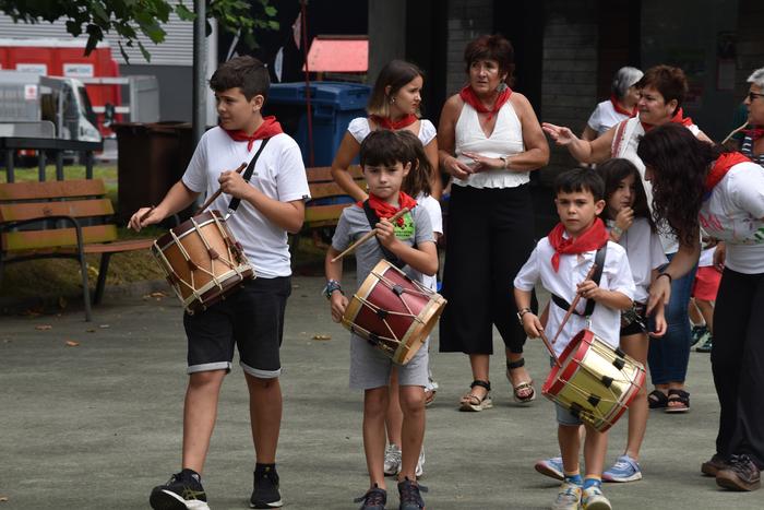 Iritsi dira Martindegiko San Ferminak, iritsi da zapi gorria jartzeko unea