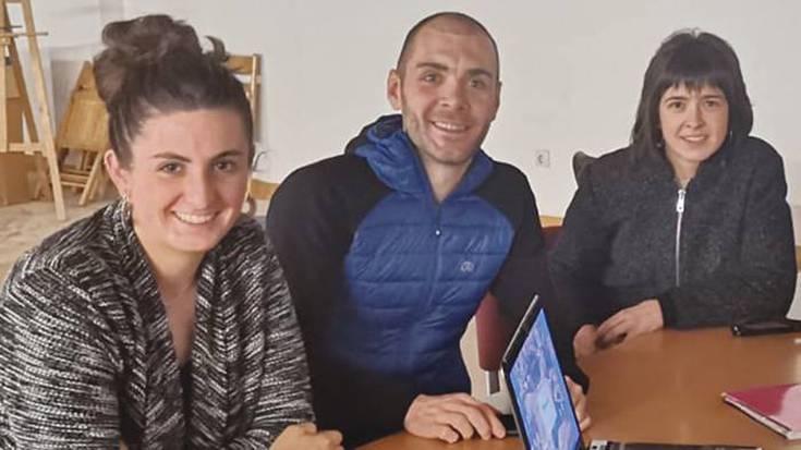 Bertan behera, biharko mendi ibilaldia
