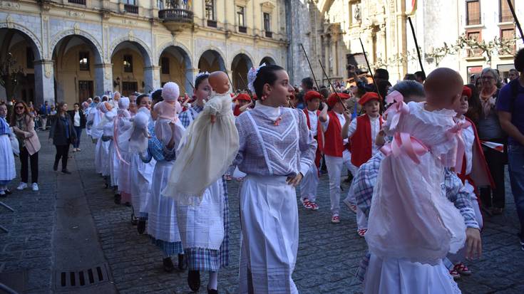 Bi urteko geldialdiaren ondoren, gaur itzuliko da Inude eta Artzainen konpartsa