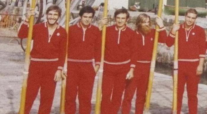 «Klubaren aldetik, agur bero bat familiari»