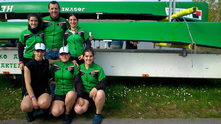 Finalean laugarren,  eta kontsolazio estropadan hiru podium