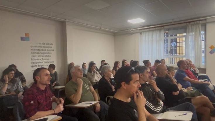 «Bidea dago egiteko herritarren ezagutza haunditzeko Hernani Burujaberi buruz»