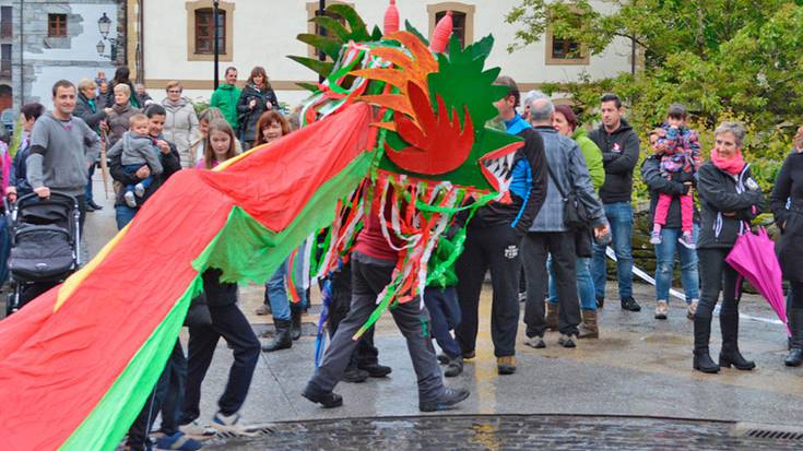 Dragoiak eta festak hartuko dute Txino auzoa, goizetik gauera