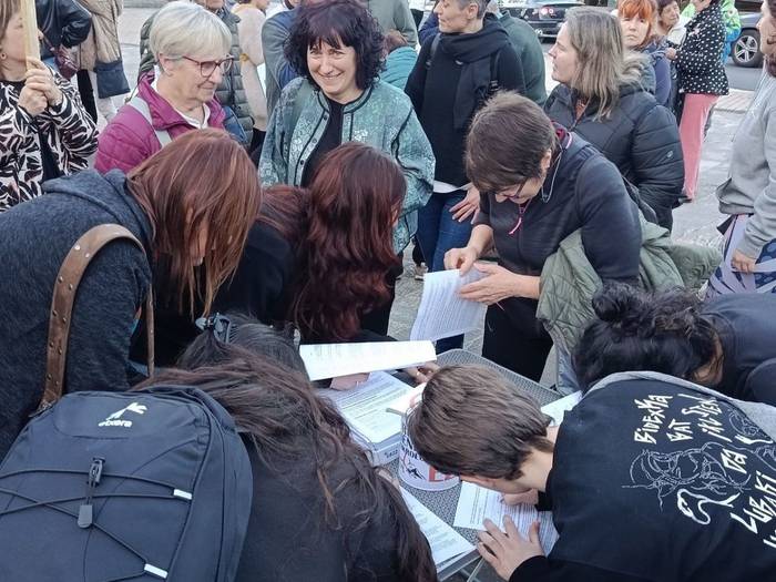 'Energia berriztagarrien sokatira' hitzaldia bihar Biterin, eta sinadura bilketa gaur ere ferian