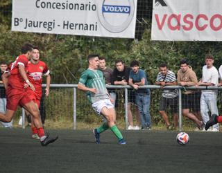 Asteburuko jardunaldiari etxetik kanpo egingo diote aurre bailarako hiru futbol talde nagusiek