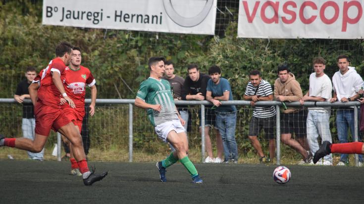 Asteburuko jardunaldiari etxetik kanpo egingo diote aurre bailarako hiru futbol talde nagusiek