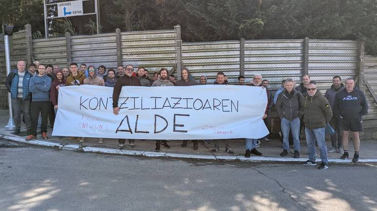 Zikuñagako Papelerako langileek elkarretaratzea egin dute gaur