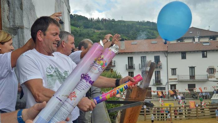 Fiestarik ez Goizuetan eta gaurtik astelehenera bitarte 00:00etan itxi behar dituzte tabernak
