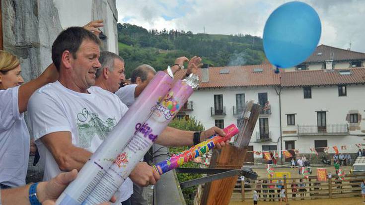 Fiestarik ez Goizuetan eta gaurtik astelehenera bitarte 00:00etan itxi behar dituzte tabernak