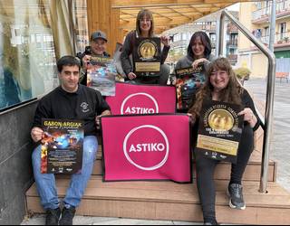 Gabonetako argiak pizteko ekitaldia egingo du gaur Astikok, Emakumeon Plazan