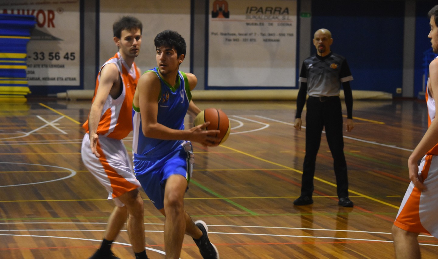 Beheko postuetan dauden taldeen arteko partidua, Hernanik Zarautzen