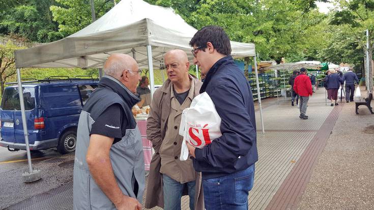 Eskuorriak banatu zituen PSE-EEk  azokan