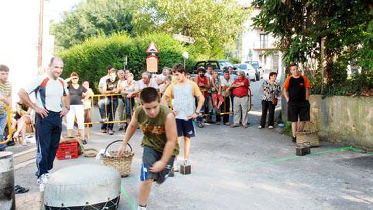 Festa giroa nagusi atzo, Santiomendin