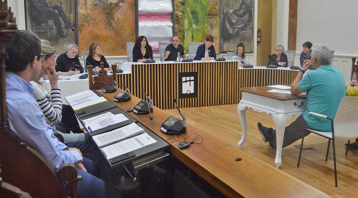 Diru-sarreren igoera eta gastuen jaitsiera, gerakinaren emaitza