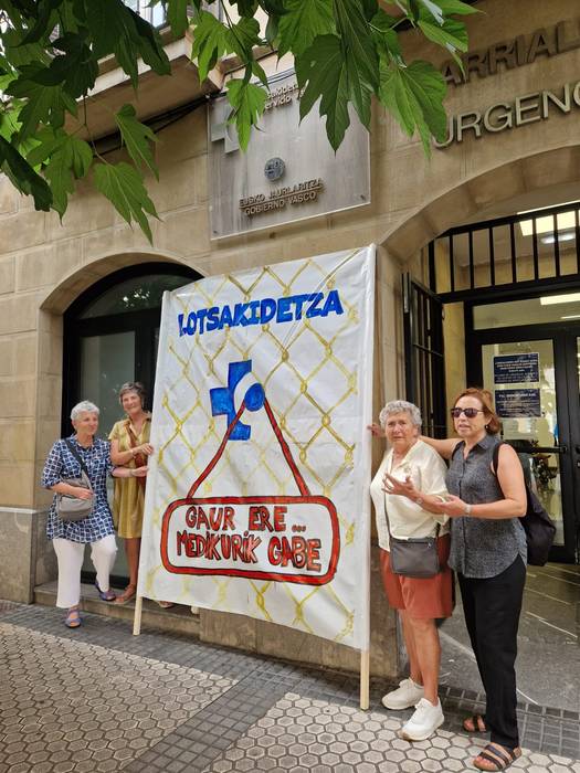 DOPAk salatu du medikuen falta Donostialdeako Etengabeko Arreta Guneko zentrotan