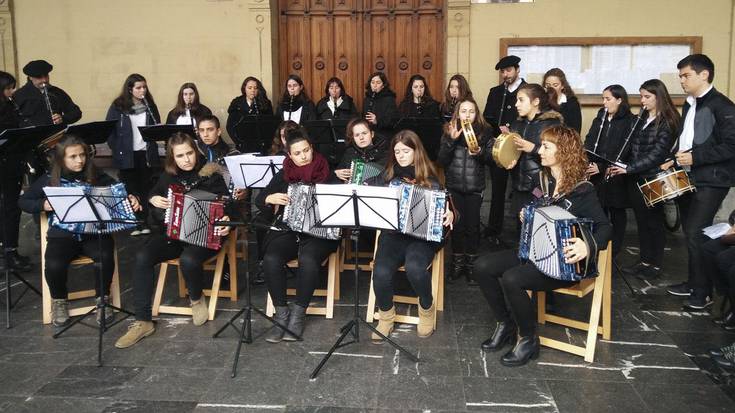Musikaz blai, asteburua