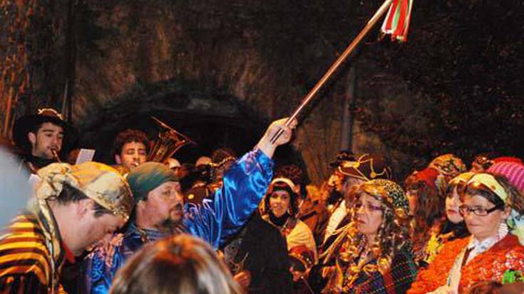 KALDERERO KONPARTSA GAUR GAUEAN
«Hungariako kalderero gara, etorririk Hernanira…»