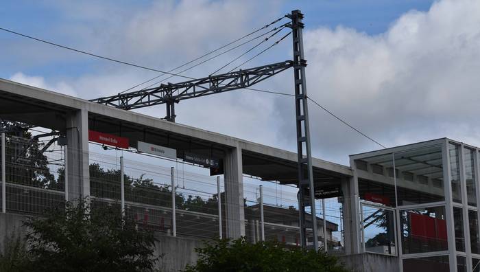 Uztailaren 25etik abuztuaren 3ra, Renferen trenik ez