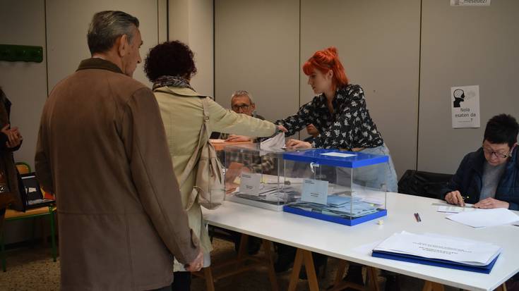 Bailarako 20.625 herritar bozkatzera deituta gaur, aldaketekin eta segurtasun neurri zorrotzekin