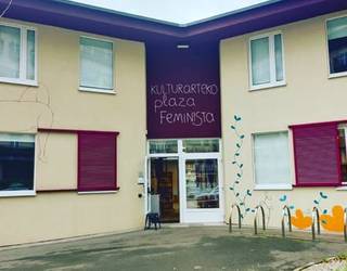 Hezur berriak bertso-saio literario musikatua antolatu dute ostiralerako