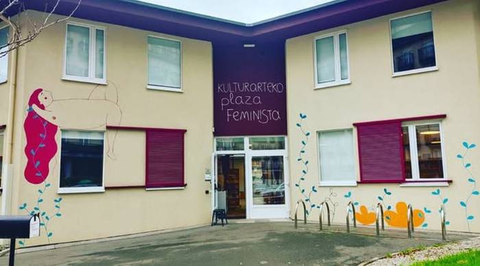 Hezur berriak bertso-saio literario musikatua antolatu dute ostiralerako