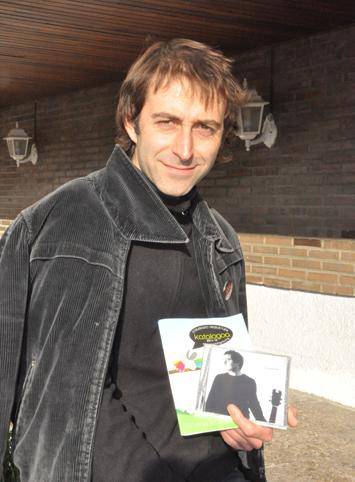 Jon Ander Ubeda kazetaria eta musikaria:
«Euskal musika sortzaileak ez dira falta, 
eta batzuk gainera, oso onak dira!»