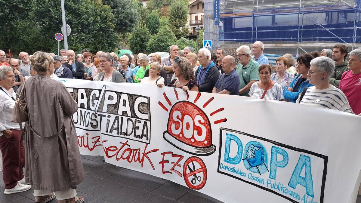 «Oso larria iruditzen zaigu herritarrok ez jakitea zein egunetan izango den medikurik larrialdietan»