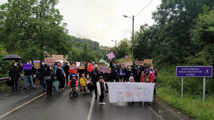 «Hitzak estali, eta protagonismoa eman diguzu; begiak itxita ere, gure ahotsak entzungo dituzu»