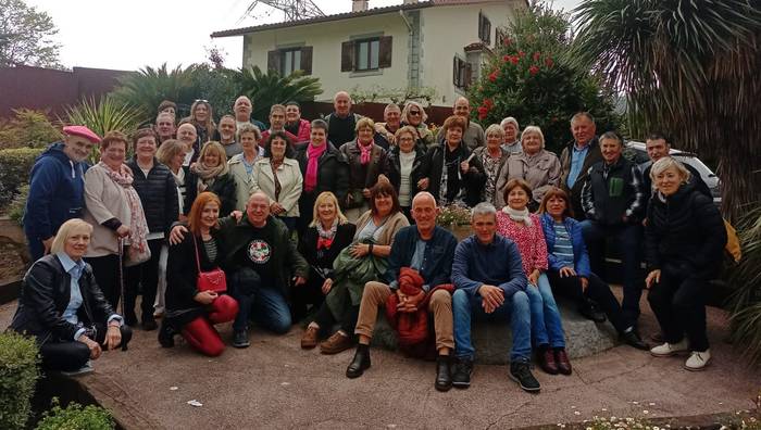 Berriro elkartzeko zita apirilerako, Fagollagako ikasle ohiek