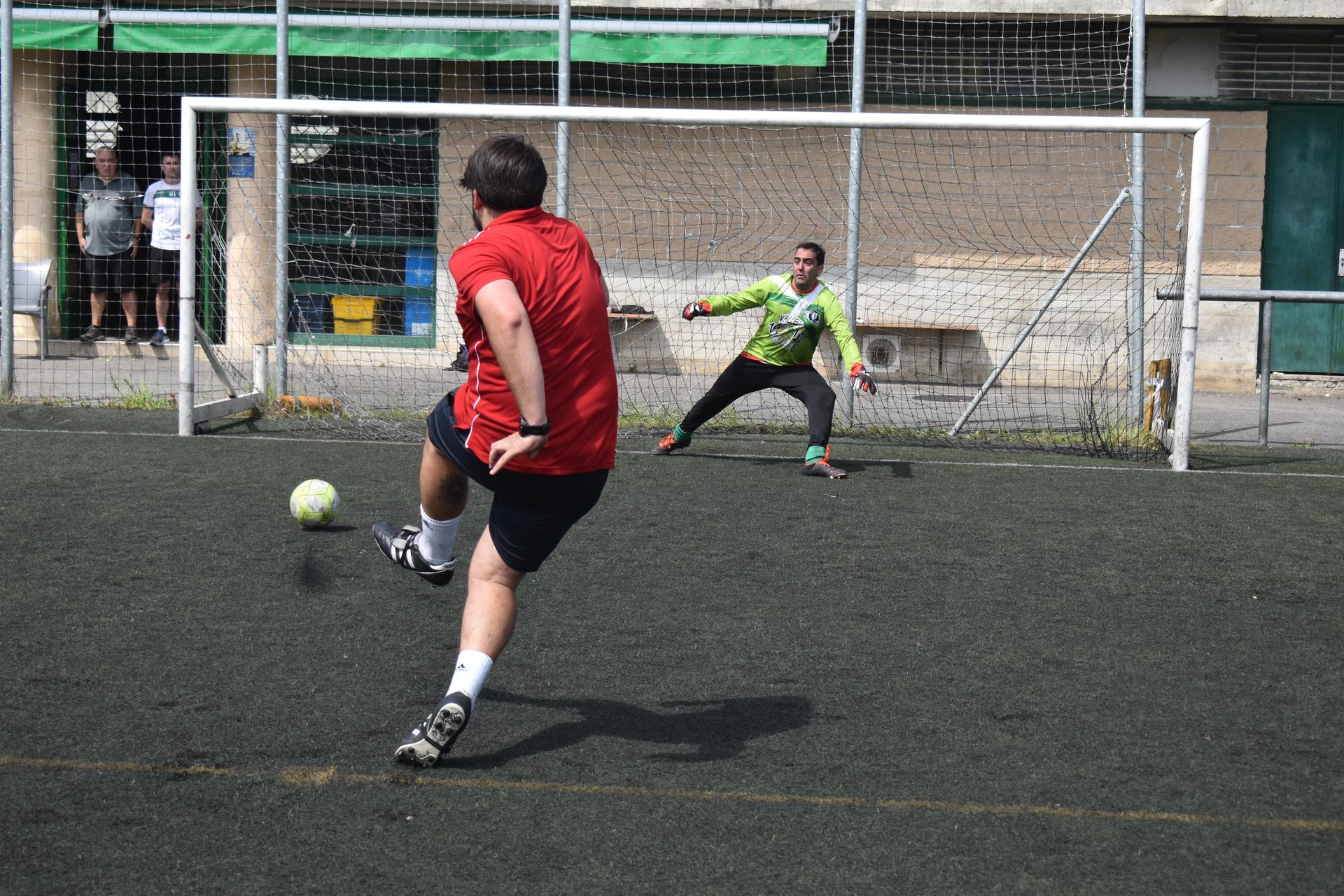 Presoen aldeko futbol txapelketa, larunbatean