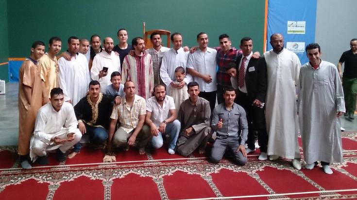 Ramadanaren bukaera festa egin zuten, ostiralean