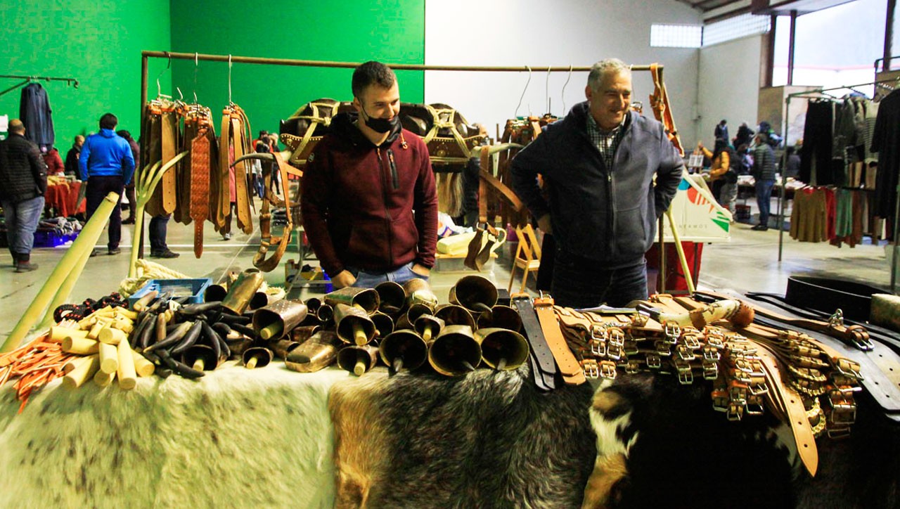 Azienda, artisau eta nekazaritza postuekin, giro ederra etzi Goizuetan