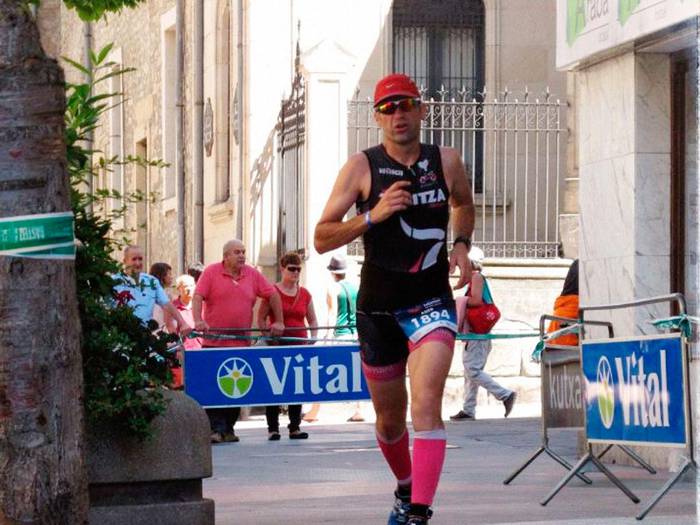 Asier Oconek bost ordu behar izan zituen Gasteizko Half Iron Manean