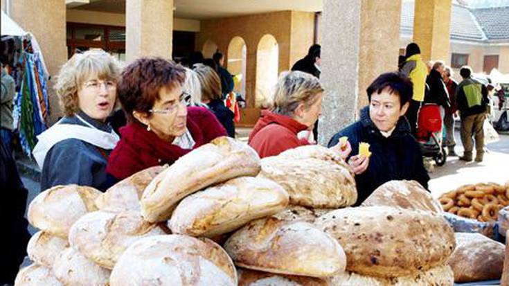 Hotza eta mugimendua, bigarren eskuko azokan.  