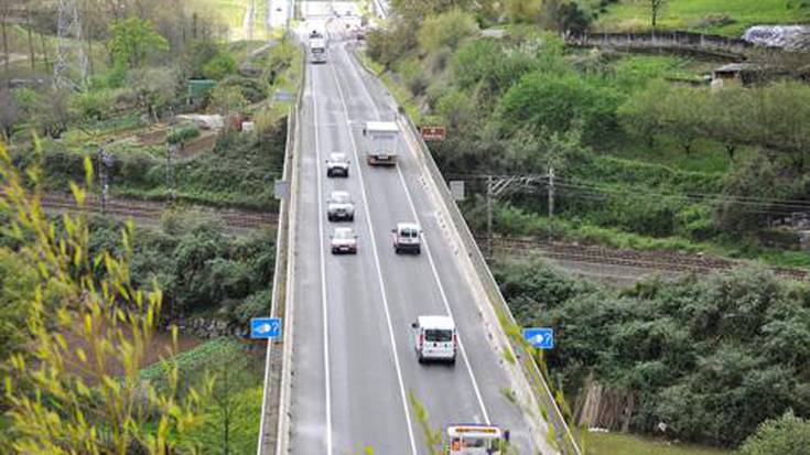 Hernanin bi obra haundi, epe motzean:&#8200;AHT eta Urumeako Autobia