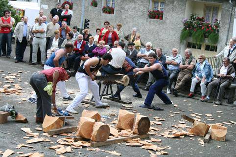 Festak bete-betean 
asteburuan Ereñotzun, 
San Antoniok bedeinkatuta