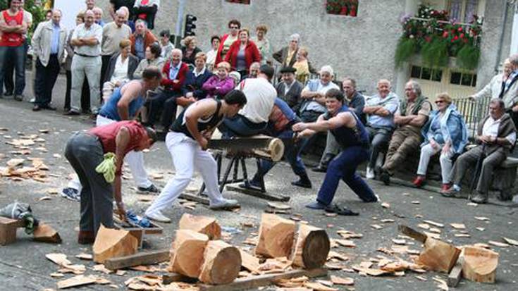 Festak bete-betean 
asteburuan Ereñotzun, 
San Antoniok bedeinkatuta