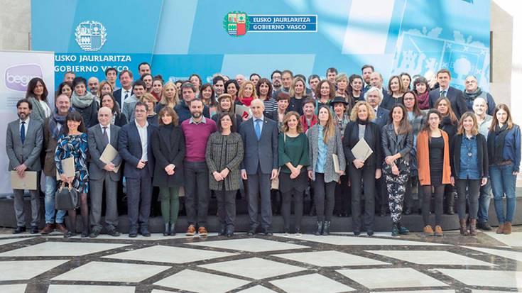 Berdintasunerako konpromisoa berretsi du Kronikak
