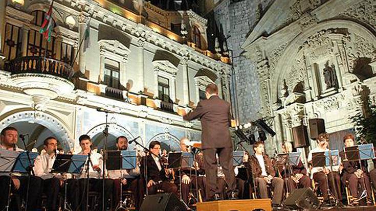 San Joanak iragartzeko Preludioan bilduko dira larunbatean herriko musikari eta dantzariak
